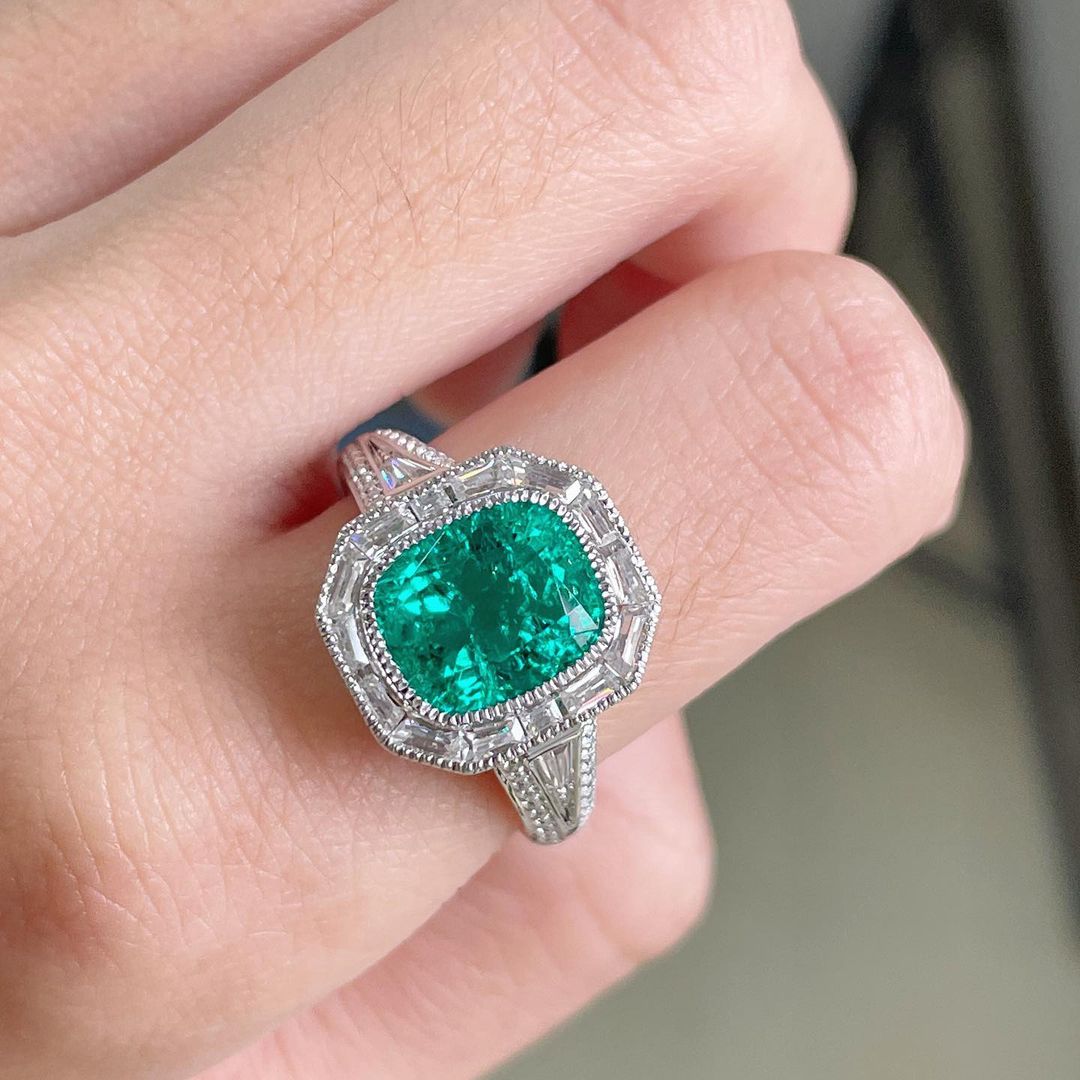 3.5Ct Green Cushion Cut Halo Setting Ring For Her | Party Wear Ring For Women | Special Occasion Ring | Fashionable Ring