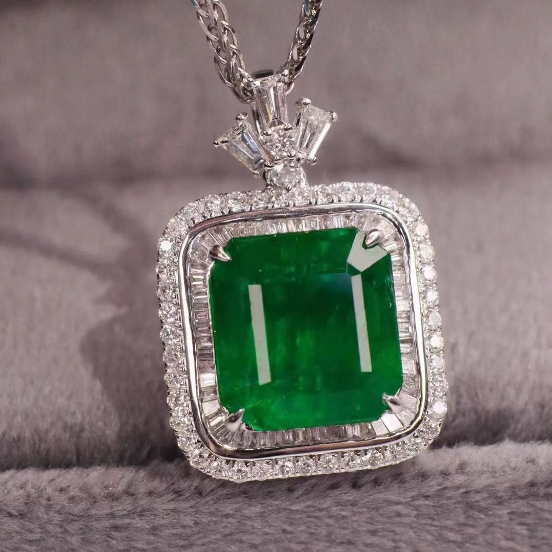 3.50Ct Green Emerald Cut Bezel Pendant | Bride To Be | Sentimental Gift Pendant | Designer Jewelry Piece | Women Jewelry