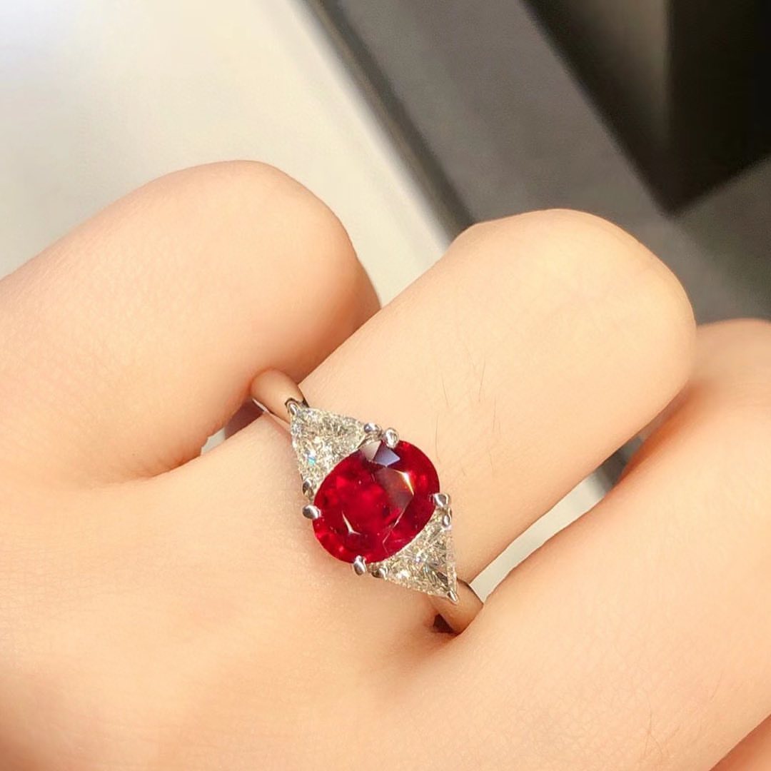 2.8Ct Red Oval Cut Three Stone Ring | Anniversary Ring | Party Wear Ring | Promise Ring