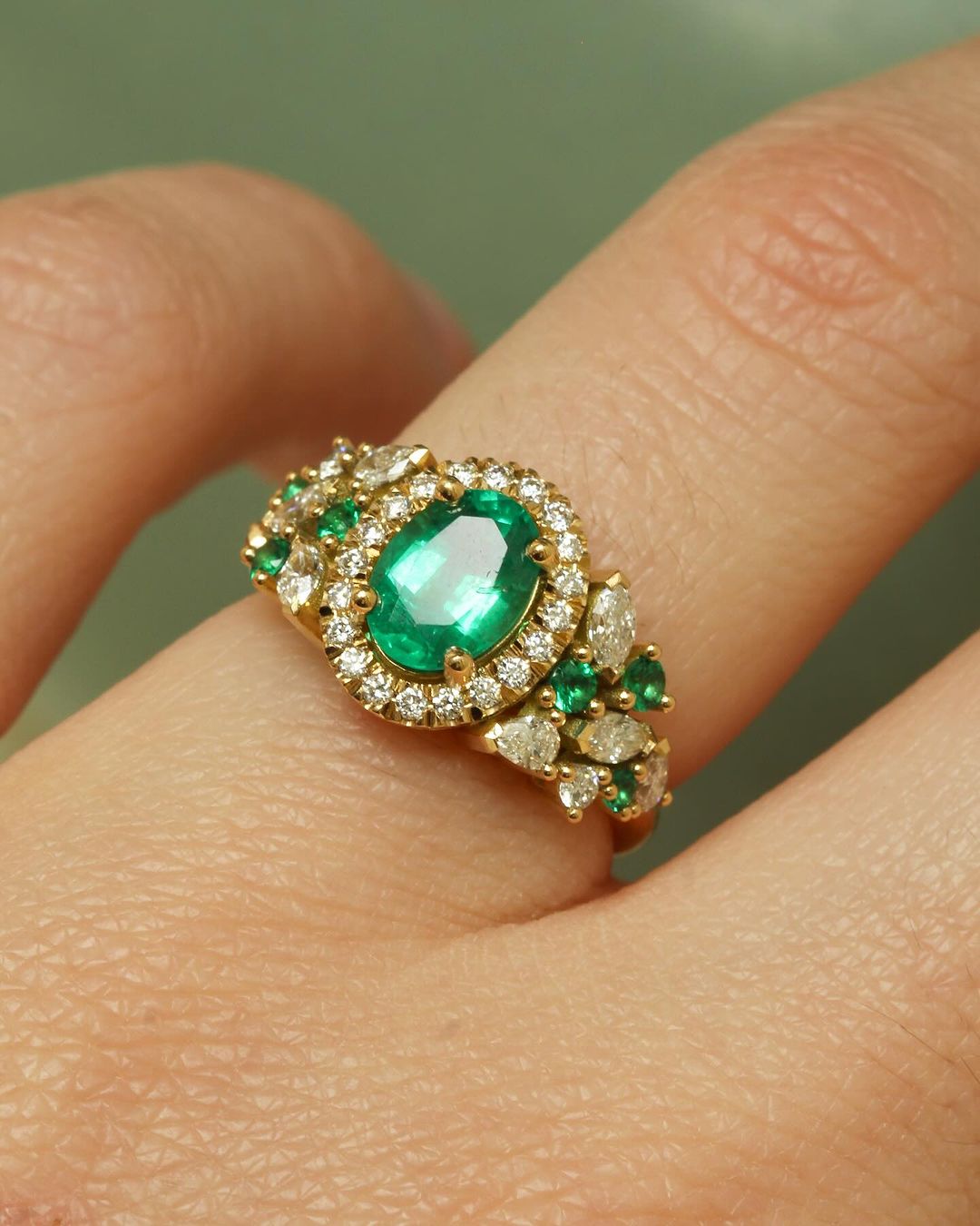 2.6CT Green Oval Cut Halo Ring | Anniversary Gift Ring For Her | Unique Ring | Gift For Sister